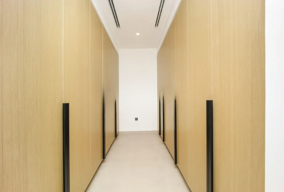Golf Grove 3 bedroom villa for sale Dubai Hills Estate walk-in closet