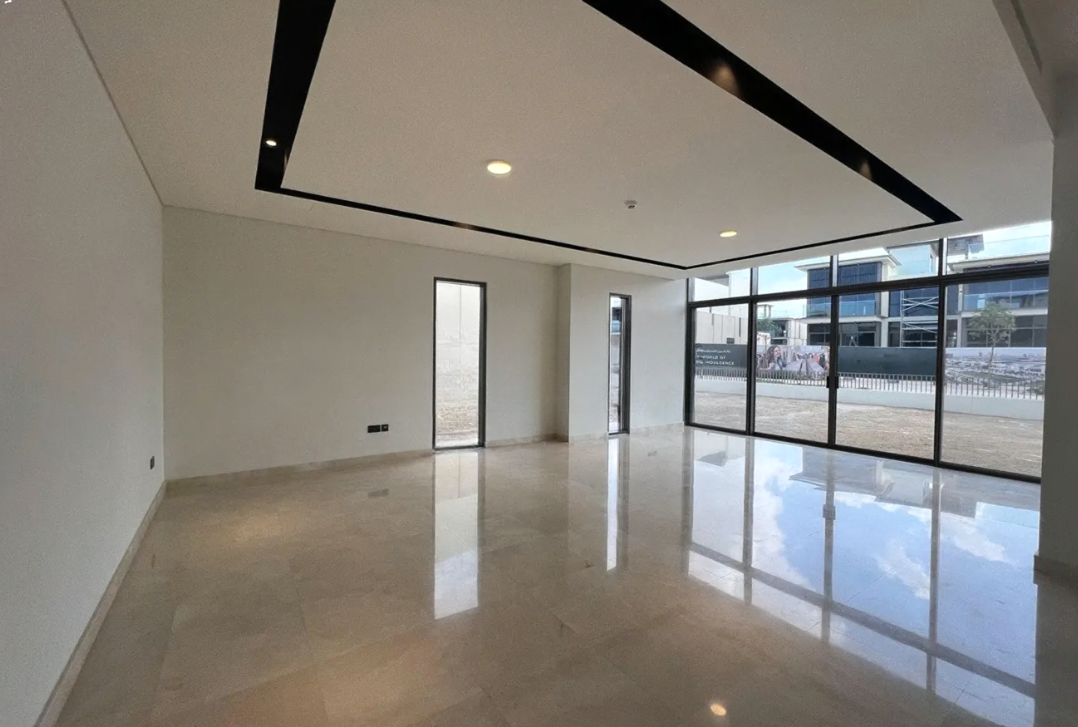 Golf Place II 4 bedroom villa for sale central AC
