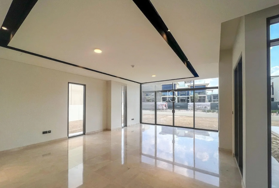 Golf Place II 4 bedroom villa for sale marble