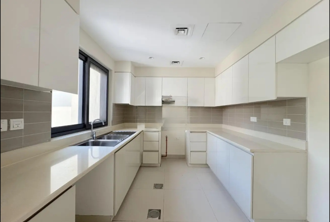 Maple townhouses for sale Dubai Hills Estate kitchen