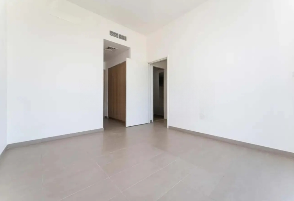 park ridge tower c 3br for sale empty