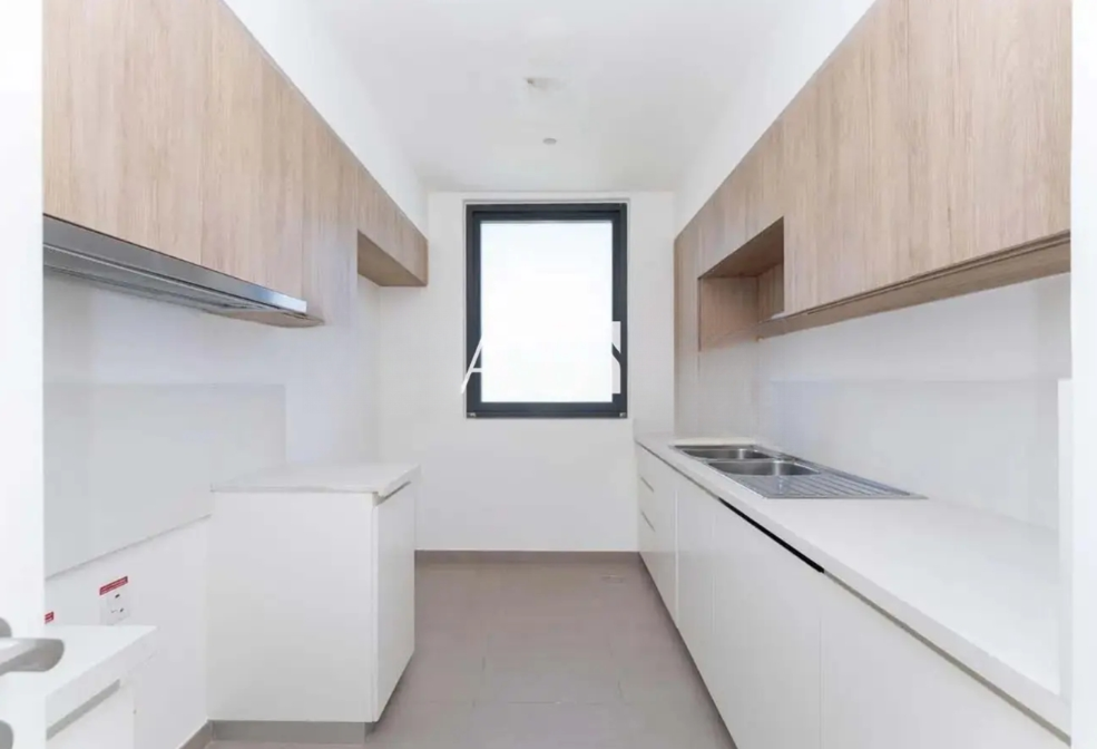 park ridge tower c 3br for sale kitchen