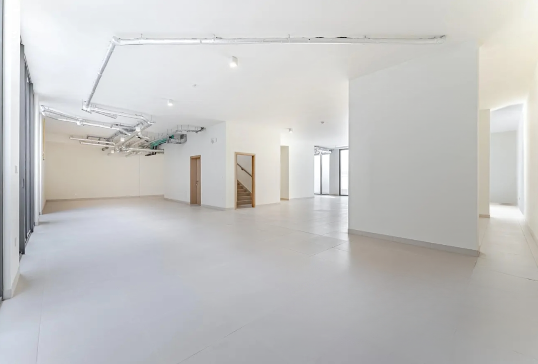 Address Hillcrest 5 bedroom resale basement floor