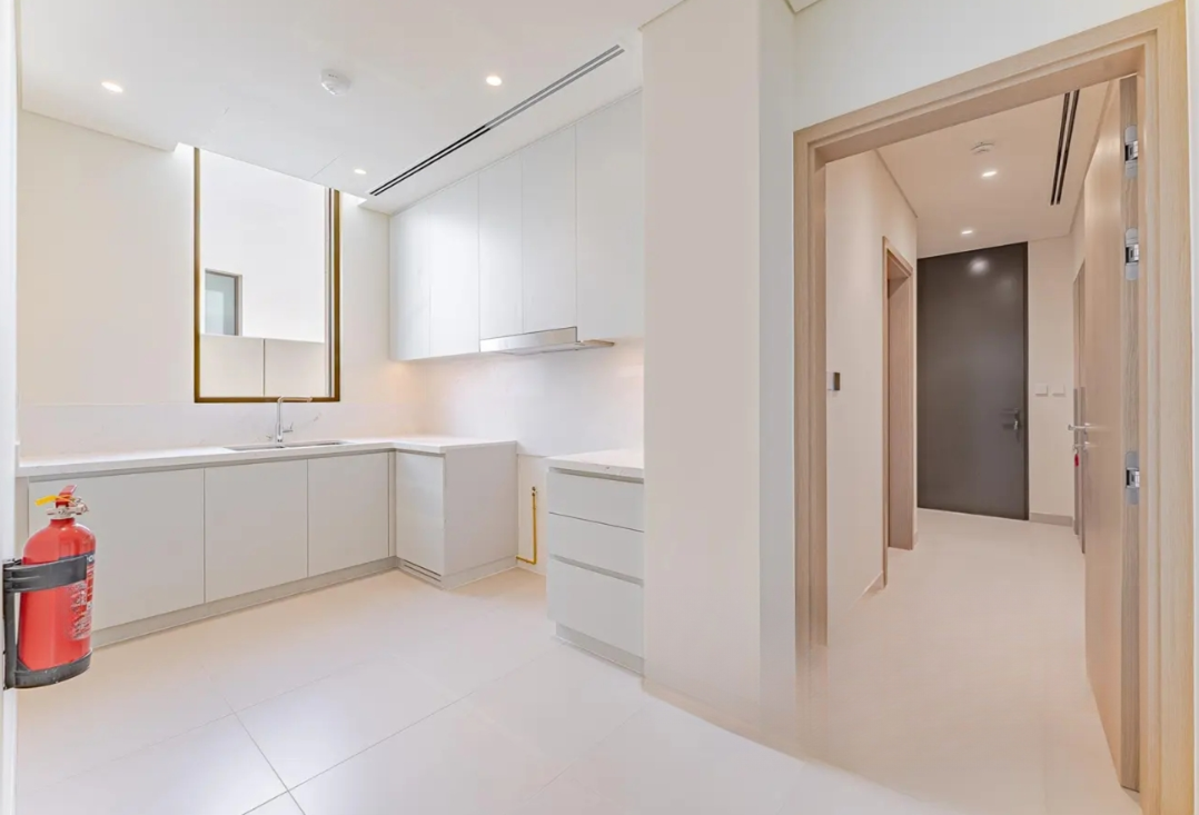 Address Hillcrest 5 bedroom resale bathtub