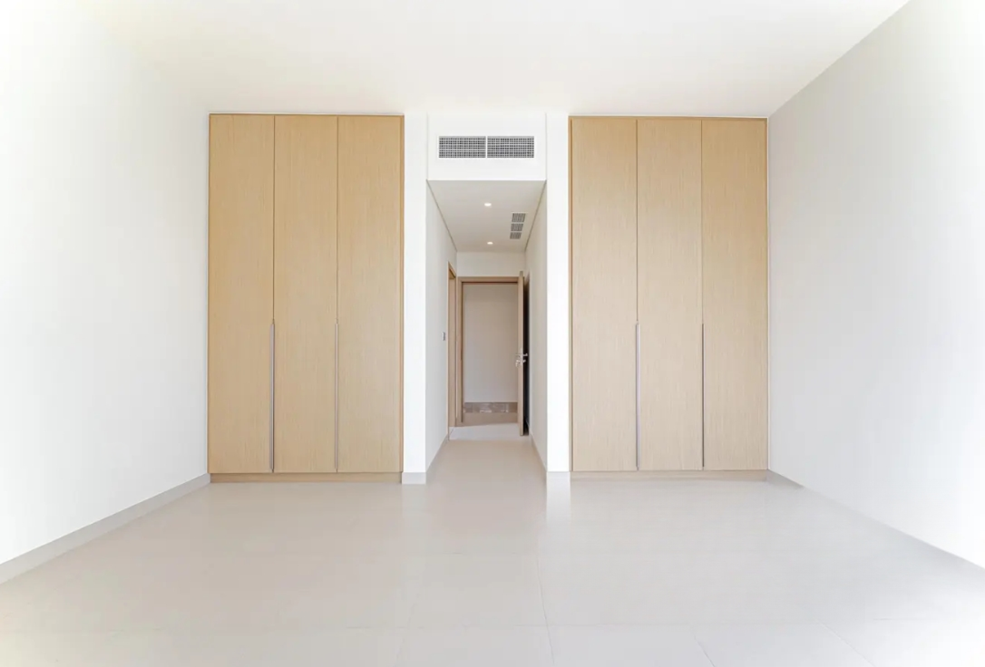 Address Hillcrest 5 bedroom resale bedroom