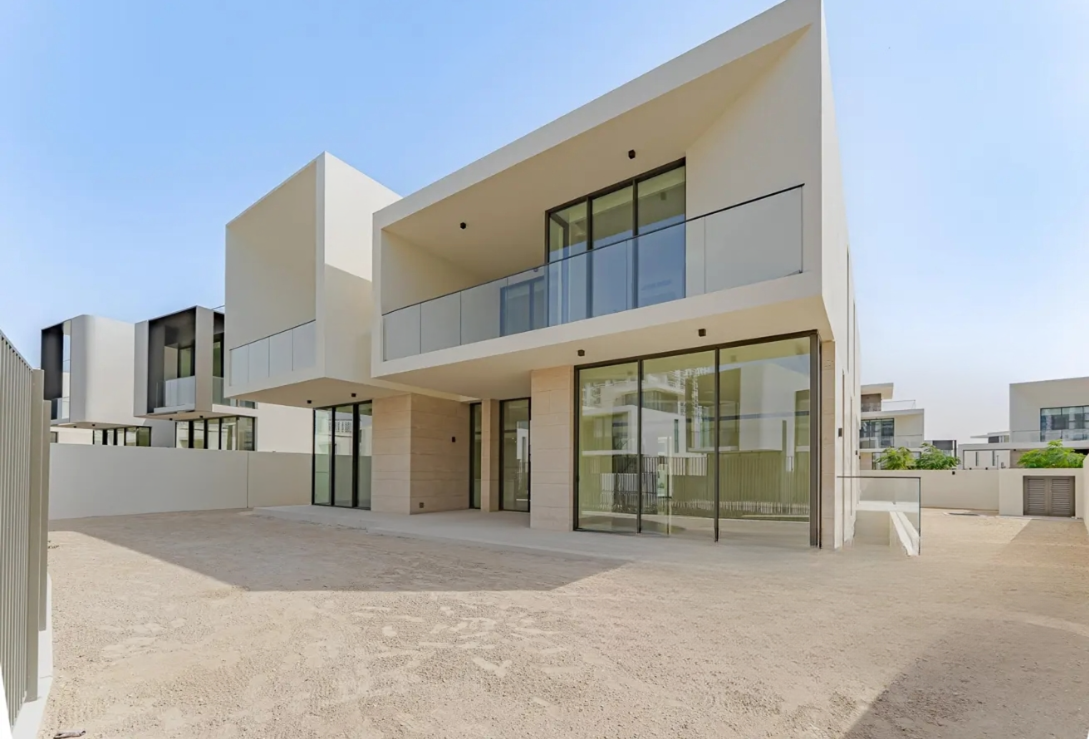 Address Hillcrest 5 bedroom resale corner plot