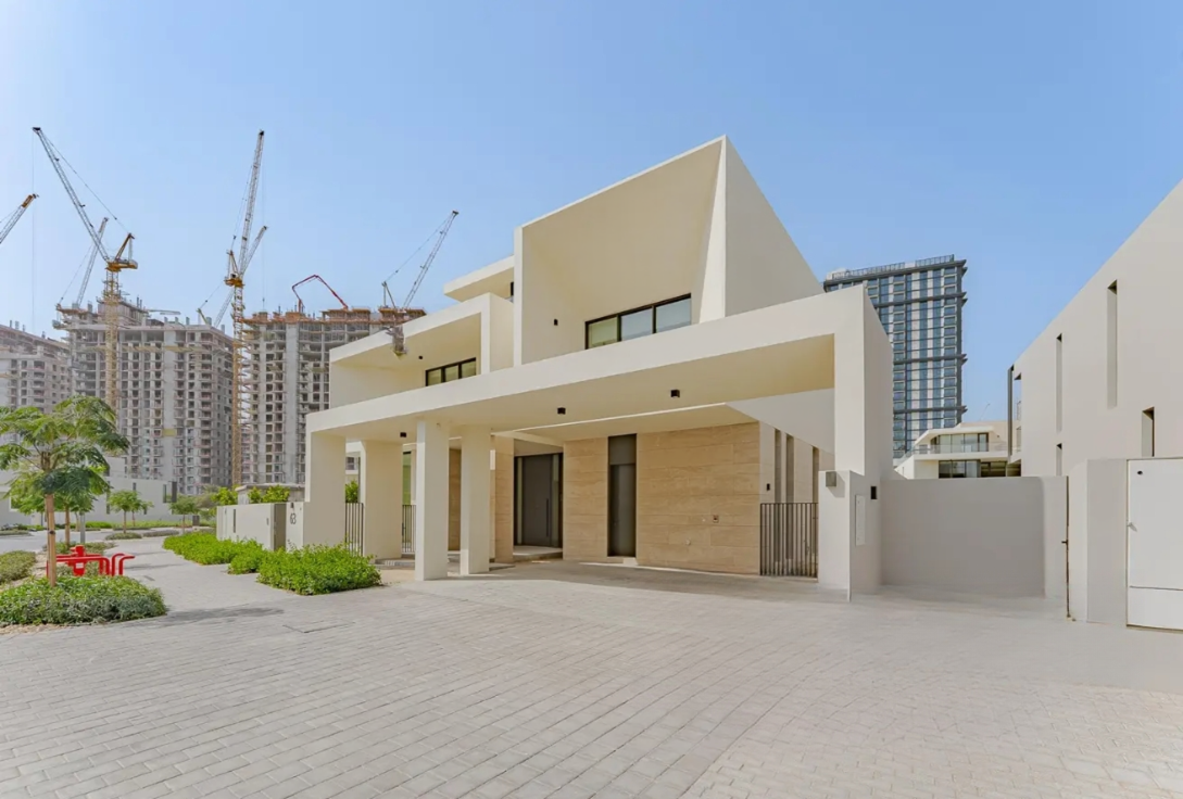 Address Hillcrest 5 bedroom resale facade
