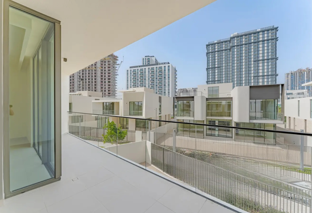 Address Hillcrest 5 bedroom resale lagoon view