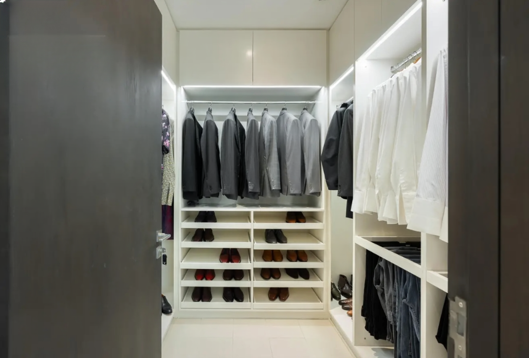 Fairway Vistas 7BR villa for sale Dubai Hills wardrobe