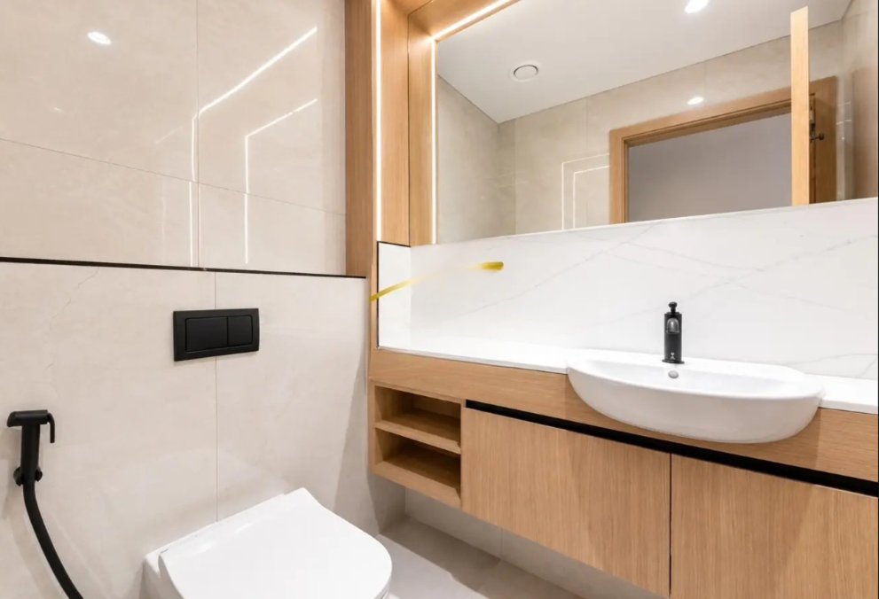 Golf Residences by Fortimo 2BR resale brand new powser room