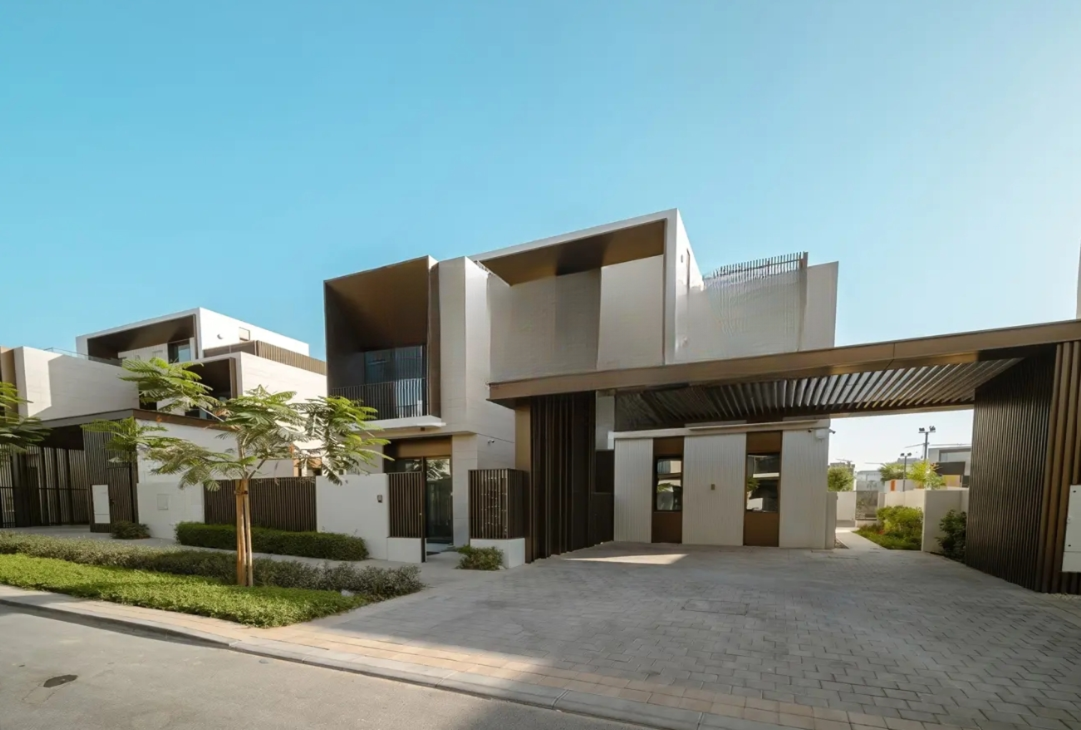 Palm Hills 5 BR villa resale park view facade