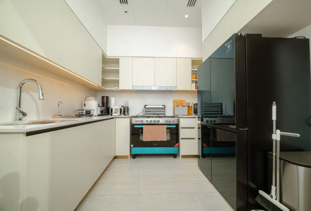 Palm Hills 5 BR villa resale park view dirty kitchen