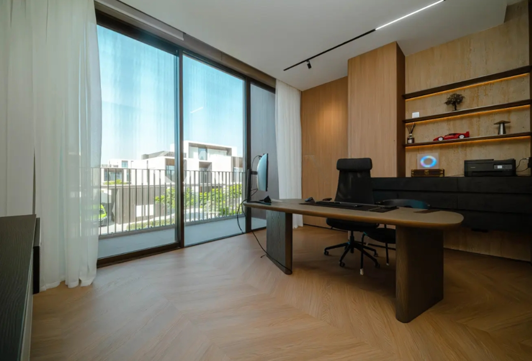 Palm Hills 5 BR villa resale park view study room