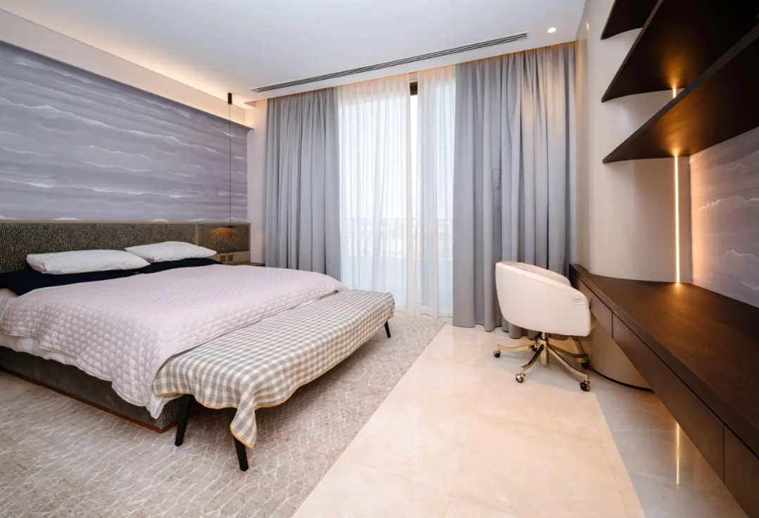 Palm Hills 5 BR villa for sale master-bedroom
