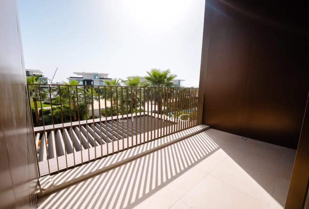 Palm Hills 5 BR villa for sale terrace