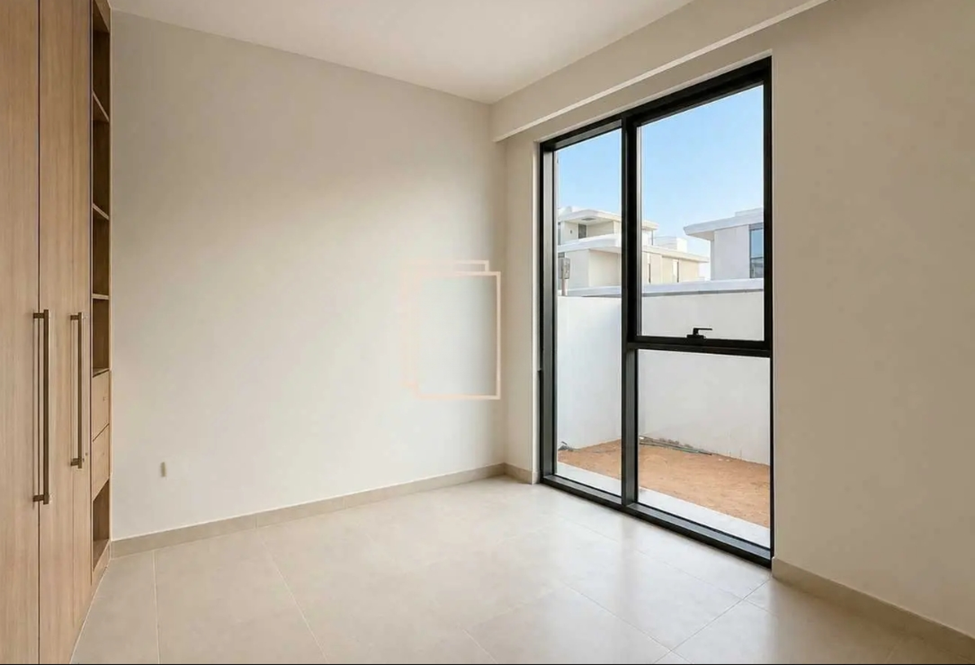 Park Gate 4BR villa resale brand new master-bedroom