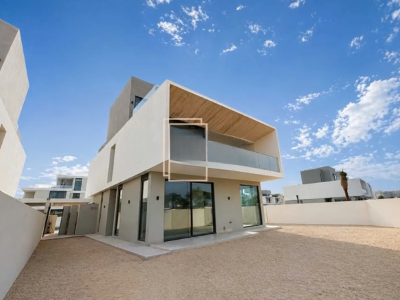 Park Gate 4BR villa resale brand new plot