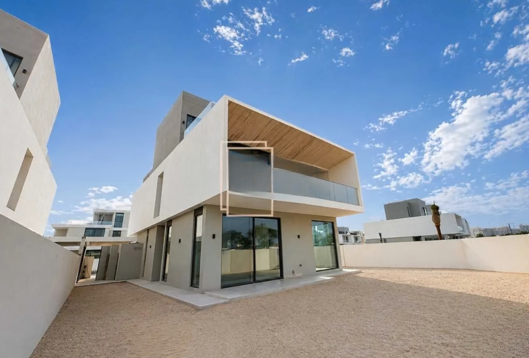 Park Gate 4BR villa resale brand new plot