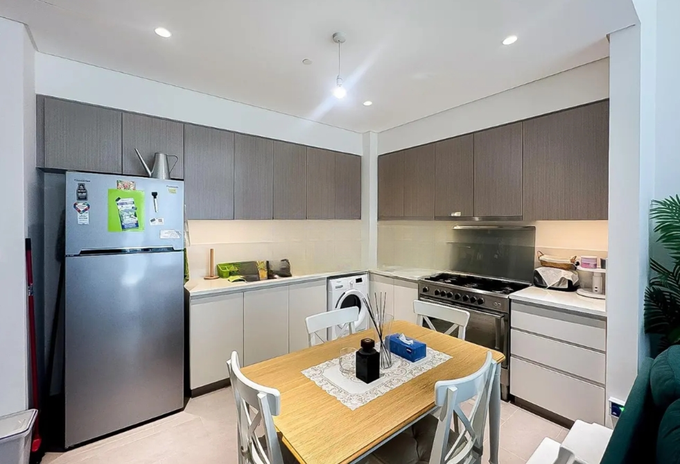 Park Heights Tower 2 bedroom apartment resale Dubai Hills Estate kitchen