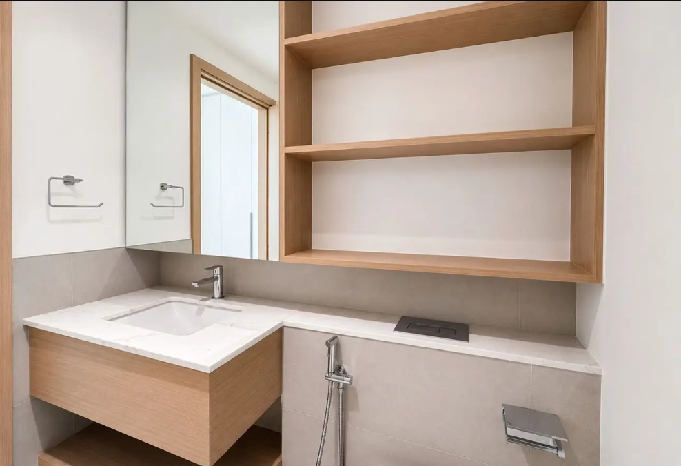 Park Horizon garden duplex 2BR for sale bathroom