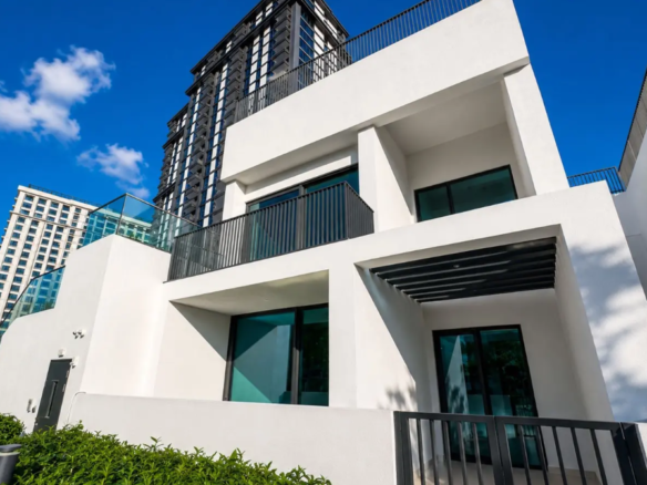 Park Horizon garden duplex 2BR for sale exterior