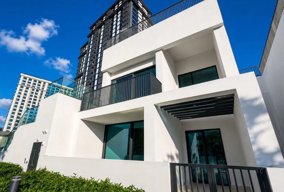 Park Horizon garden duplex 2BR for sale exterior
