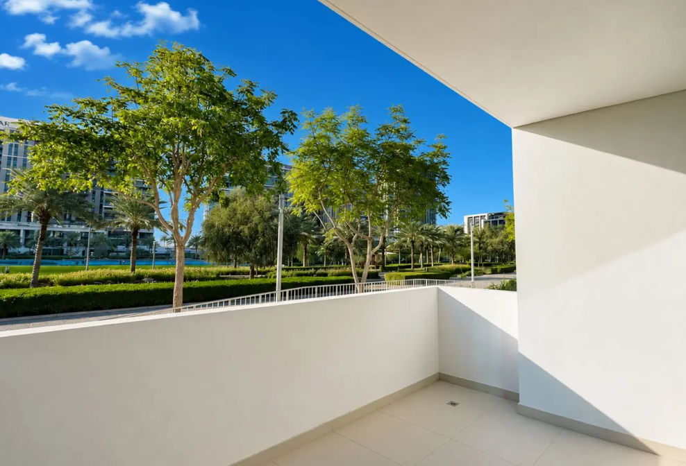 Park Horizon garden duplex 2BR for sale balcony