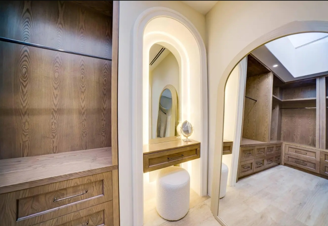 Sidra 1 5BR villa upgraded for sale private pool dressing area