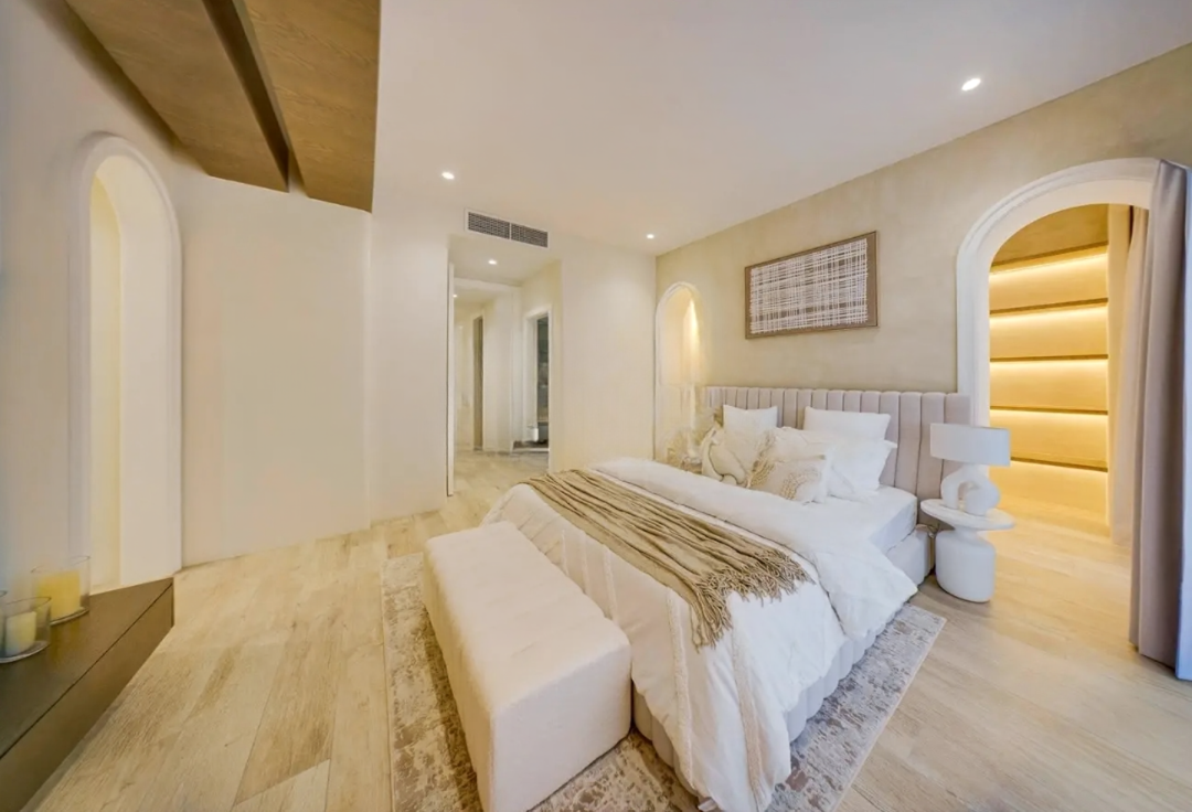 Sidra 1 5BR villa upgraded for sale private pool marble