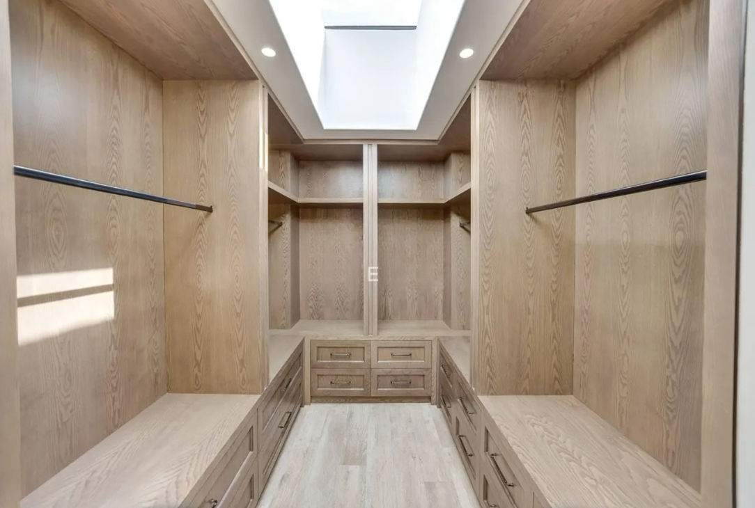 Sidra 1 5BR villa upgraded for sale private pool walk-in closet
