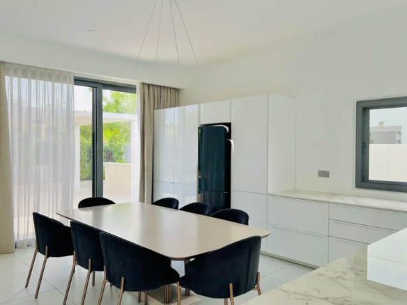 Sidra villa E5 type 5BR resale dining