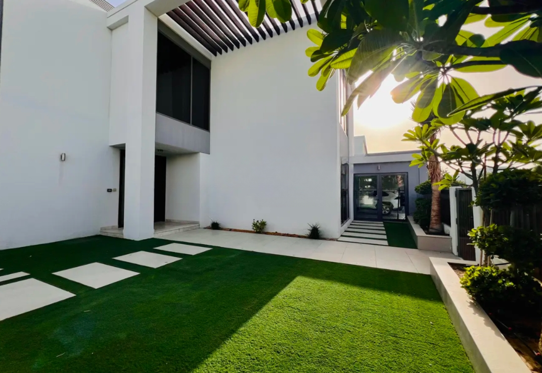 Sidra villa E5 type 5BR resale garden