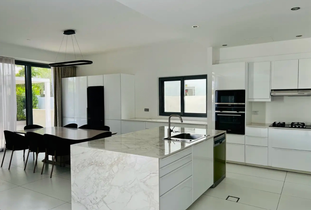 Sidra villa E5 type 5BR resale kitchen