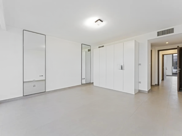 Sidra villa E5 type 5BR resale master-bedroom