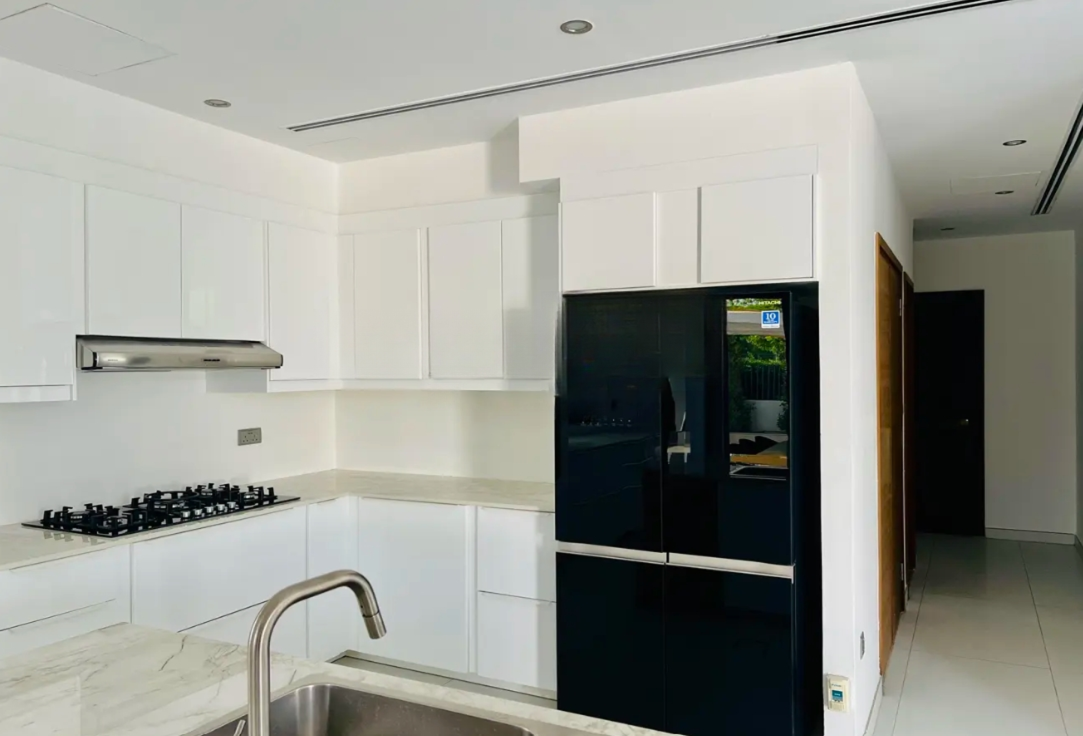 Sidra villa E5 type 5BR resale kitchen