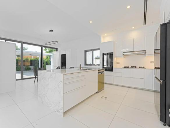 Sidra villa E5 type 5BR resale upraded kitchen