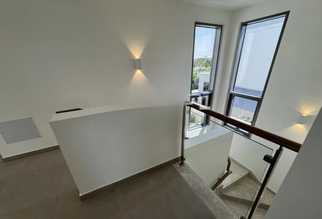 Sidra villa 4Br resale motivated seller ledder