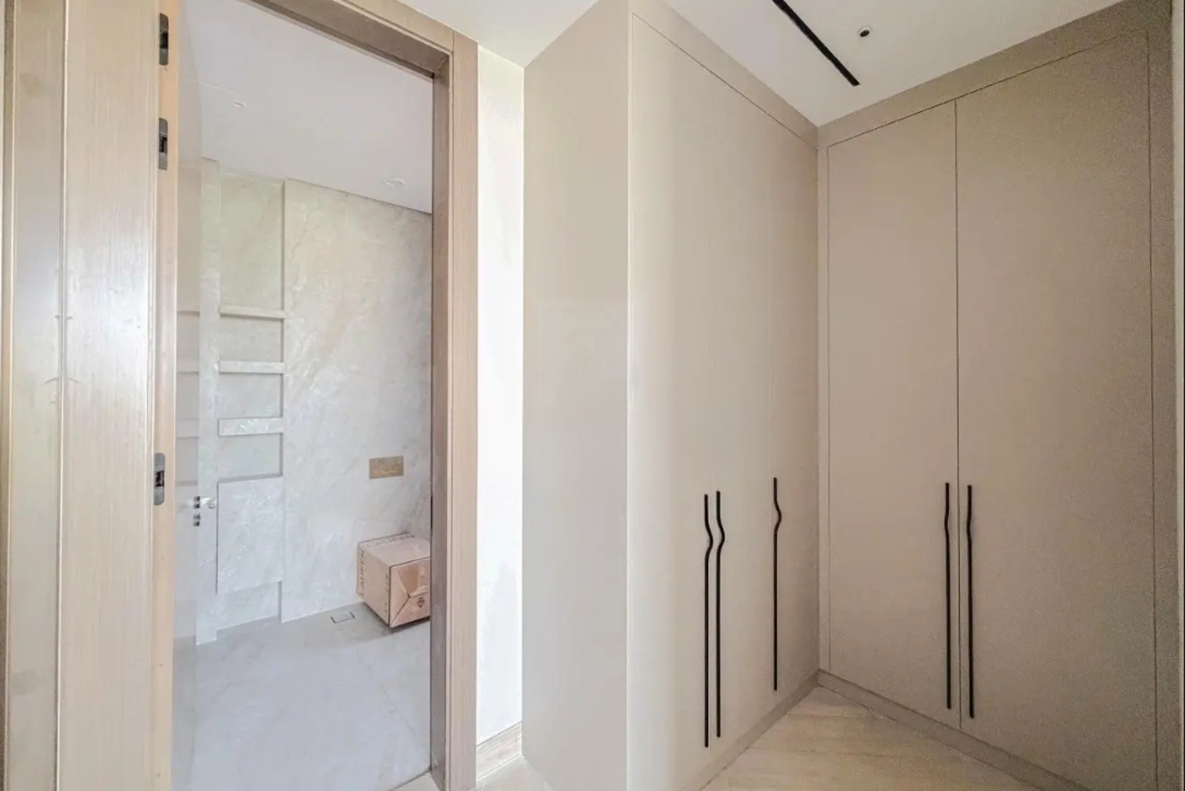 The Parkway 6Br villa for sale vacant Dubai Hills Estate closet