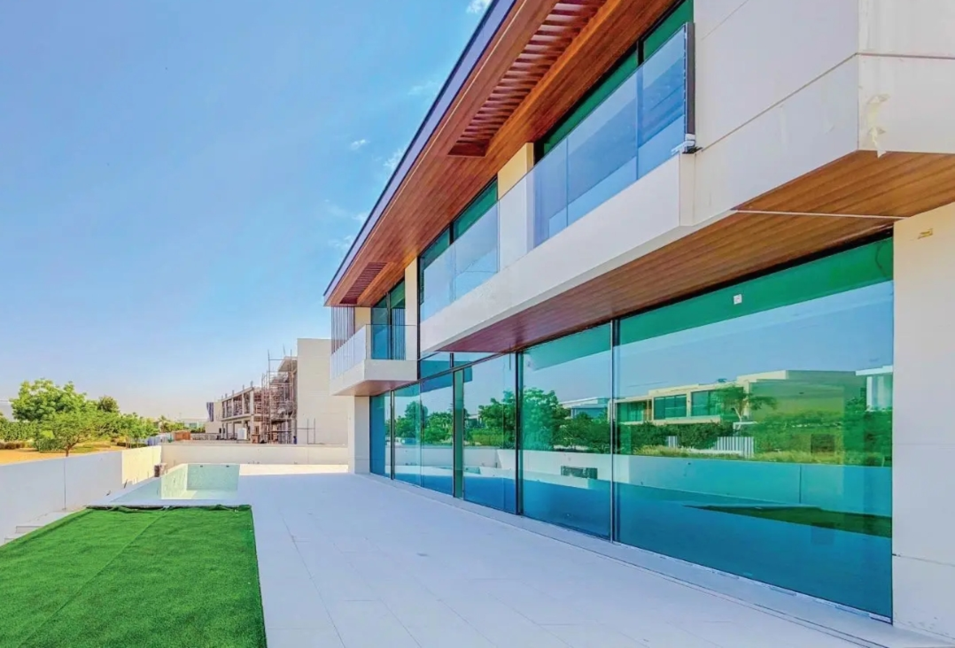 The Parkway 6Br villa for sale vacant Dubai Hills Estate exterior