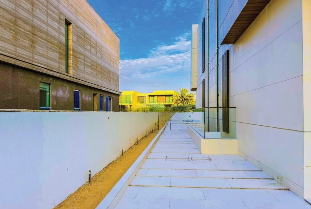 The Parkway 6Br villa for sale vacant Dubai Hills Estate plot