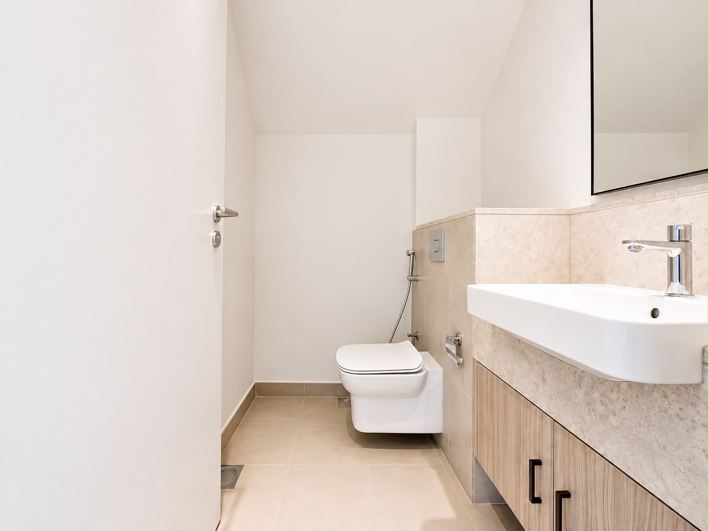 Club villas 3Br villa for rent corner plot bathrooms