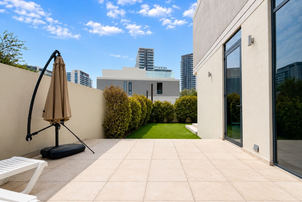 Club villas 3Br villa for rent corner plot private garden