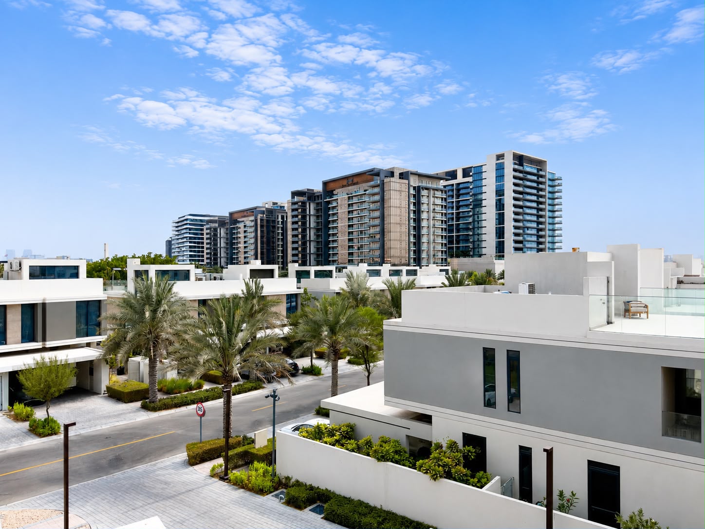 Club villas 3Br villa for rent corner plot views