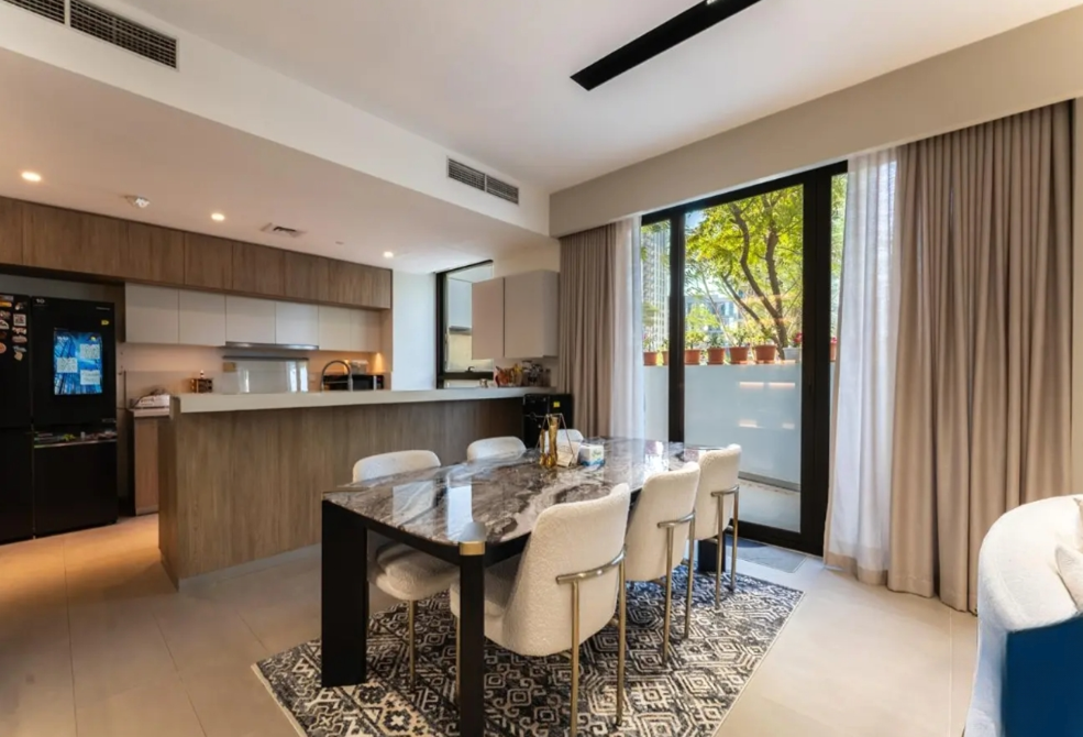 Park Ridge podium towhouse duplex resale Dubai Hills dining