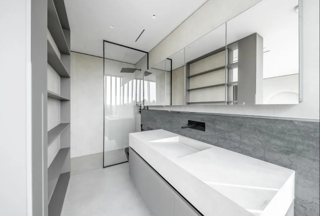 Emerald Hills custom-built modern 4 BR villa resale bathroom