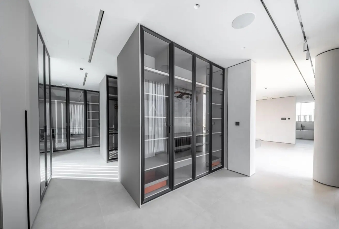 Emerald Hills custom-built modern 4 BR villa resale closet