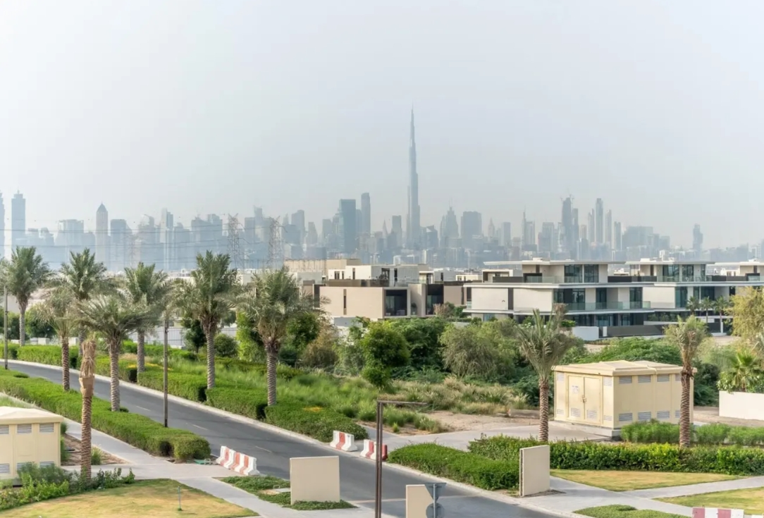Emerald Hills custom-built 4 BR villa resale Burj Khalifa view