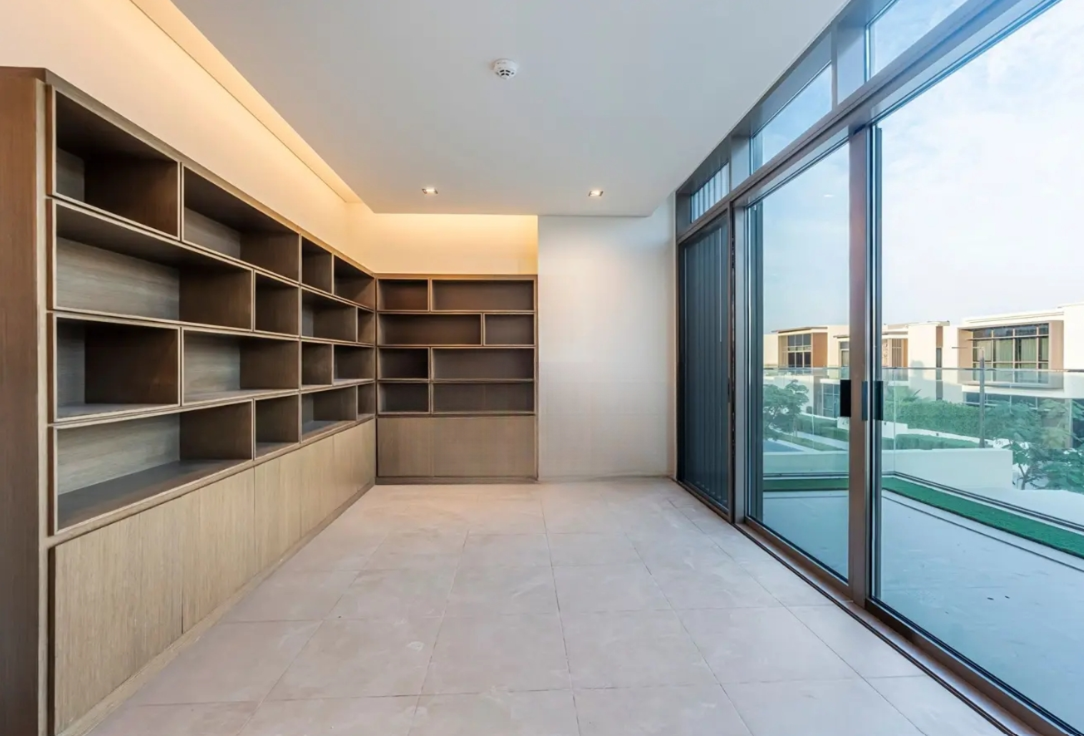 Golf place villas-resale 4 BR customized