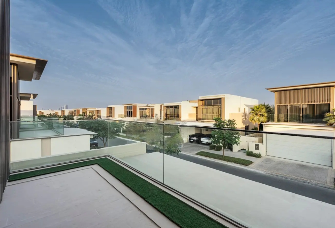 Golf place villas-resale 4 BR terrace