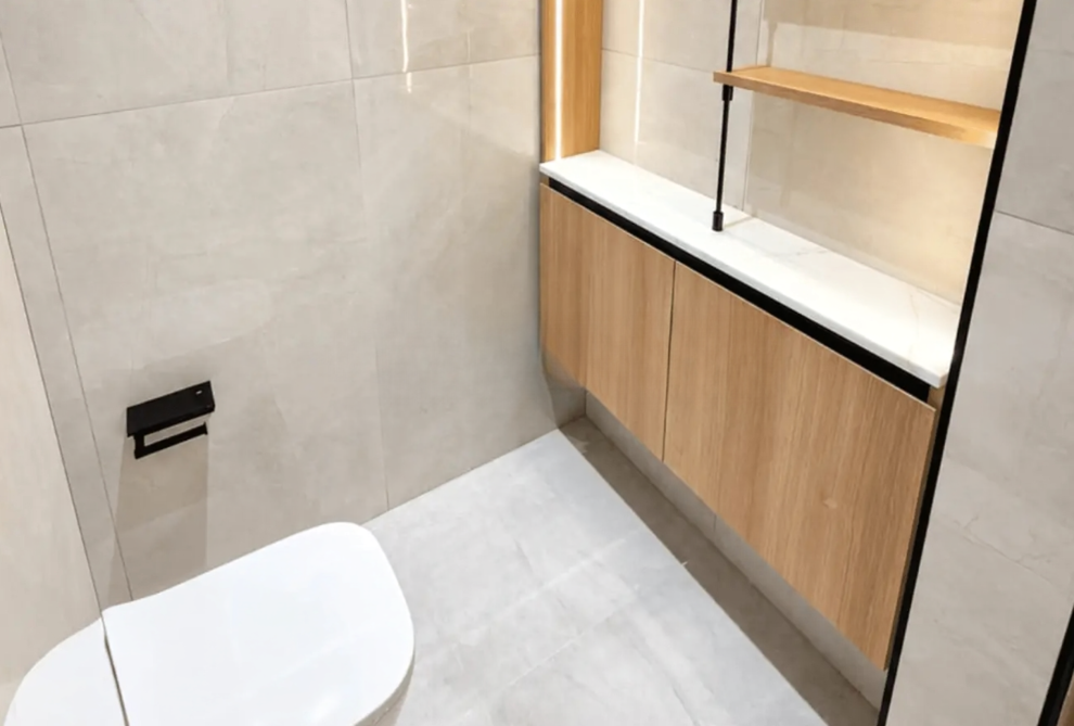 golf-residences-by-fortimo-1-br-for-rent powder room